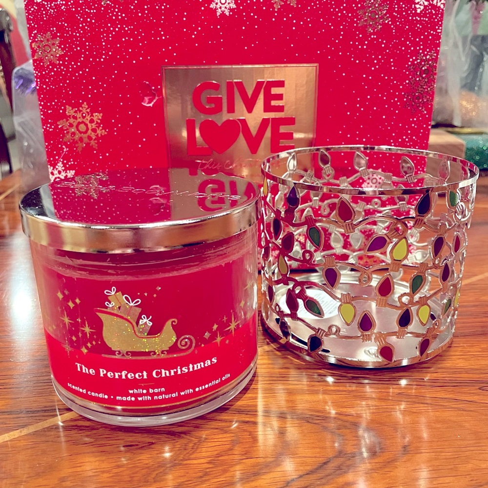 NWT Bath & Body Works Perfect Christmas 3 wick Candle & Sparkly Light Holder